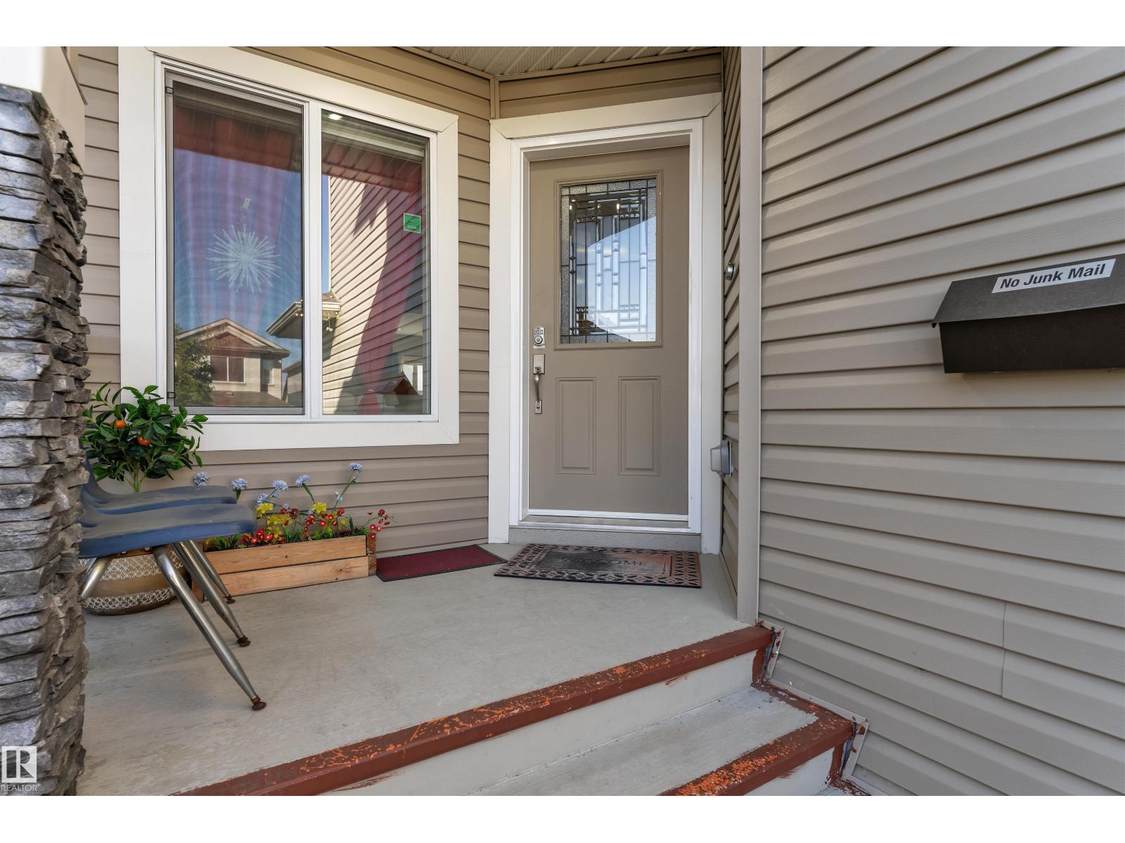 3235 16 Ave Nw Nw, Edmonton, Alberta  T6T 0T8 - Photo 4 - E4459111