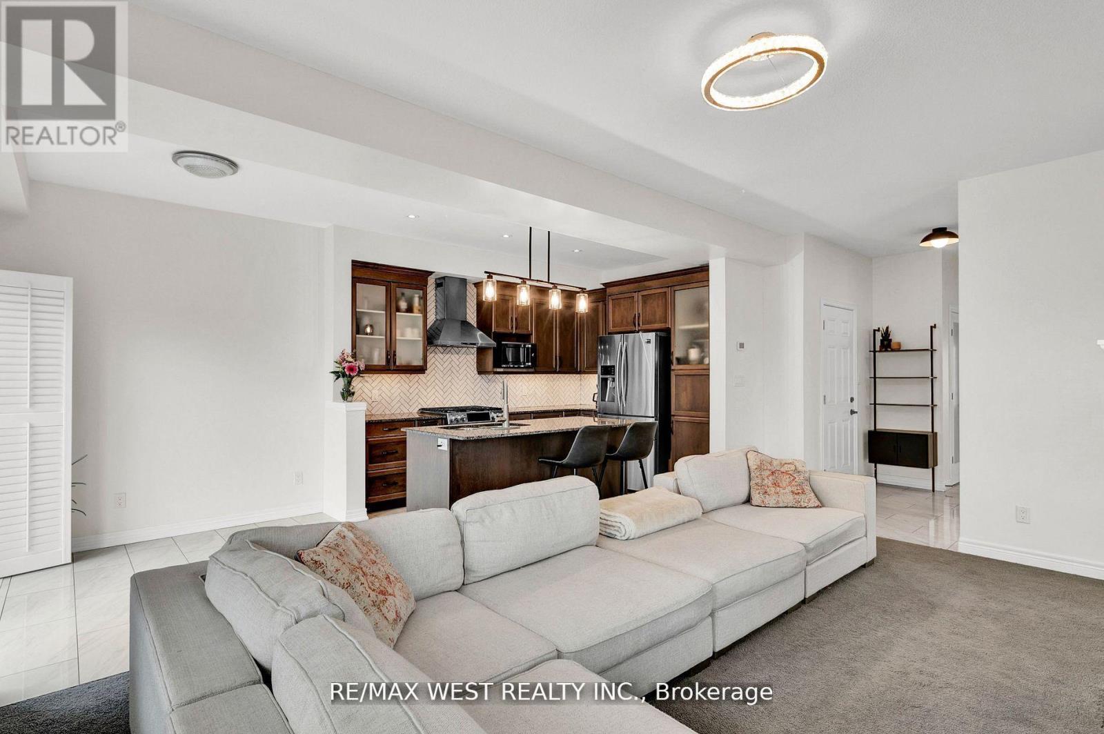 15 Severino Circle, West Lincoln, Ontario  L0R 2A0 - Photo 12 - X12422310