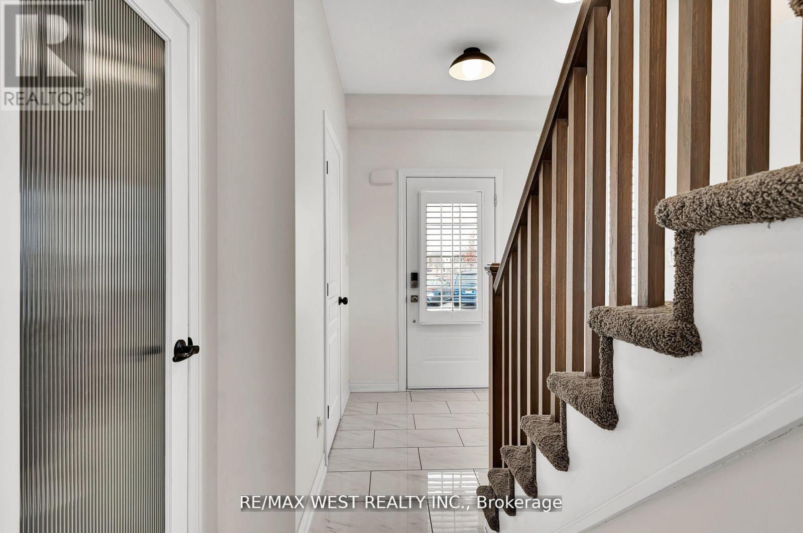 15 Severino Circle, West Lincoln, Ontario  L0R 2A0 - Photo 5 - X12422310