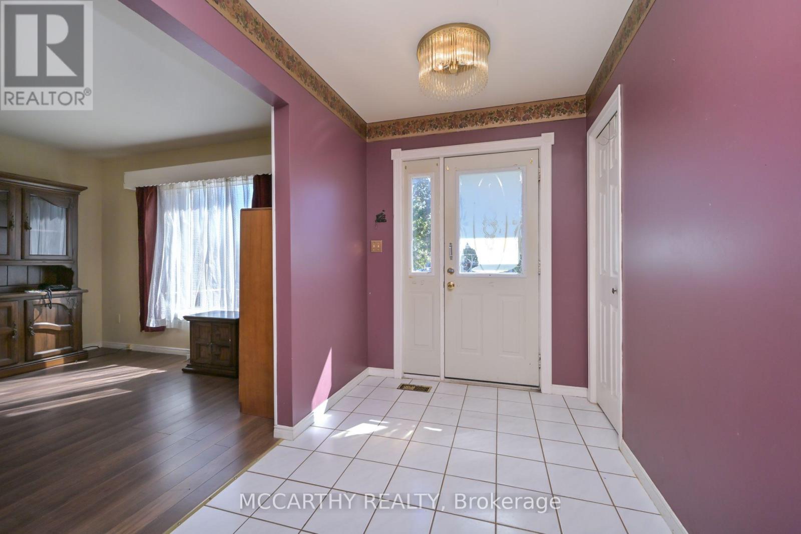 28 Wilson Crescent, Southgate, Ontario  N0C 1B0 - Photo 5 - X12422314