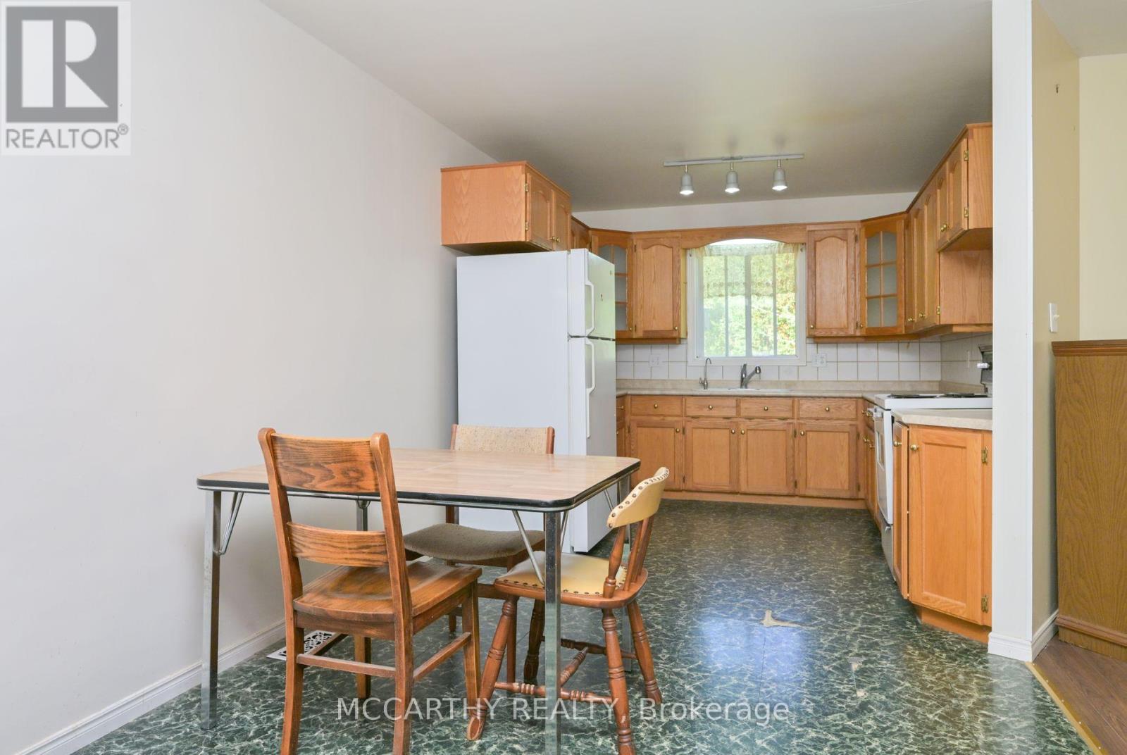 28 Wilson Crescent, Southgate, Ontario  N0C 1B0 - Photo 7 - X12422314