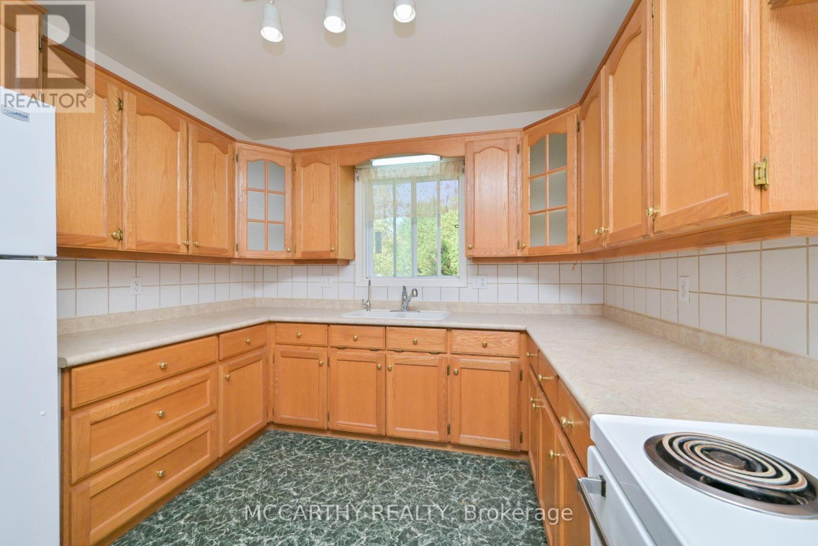 28 Wilson Crescent, Southgate, Ontario  N0C 1B0 - Photo 9 - X12422314