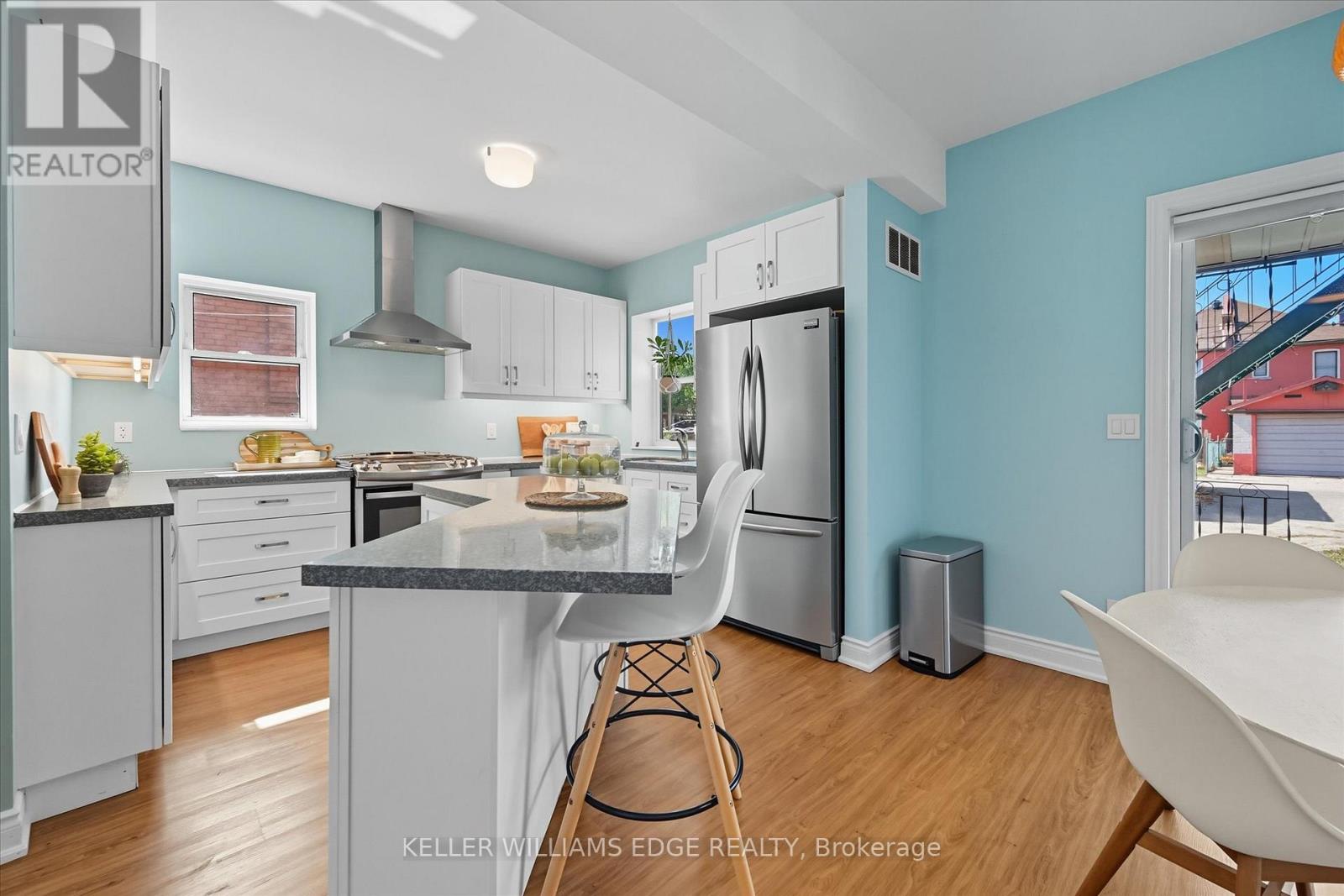 239 Rosslyn Avenue N, Hamilton, Ontario  L8L 7P9 - Photo 7 - X12422335