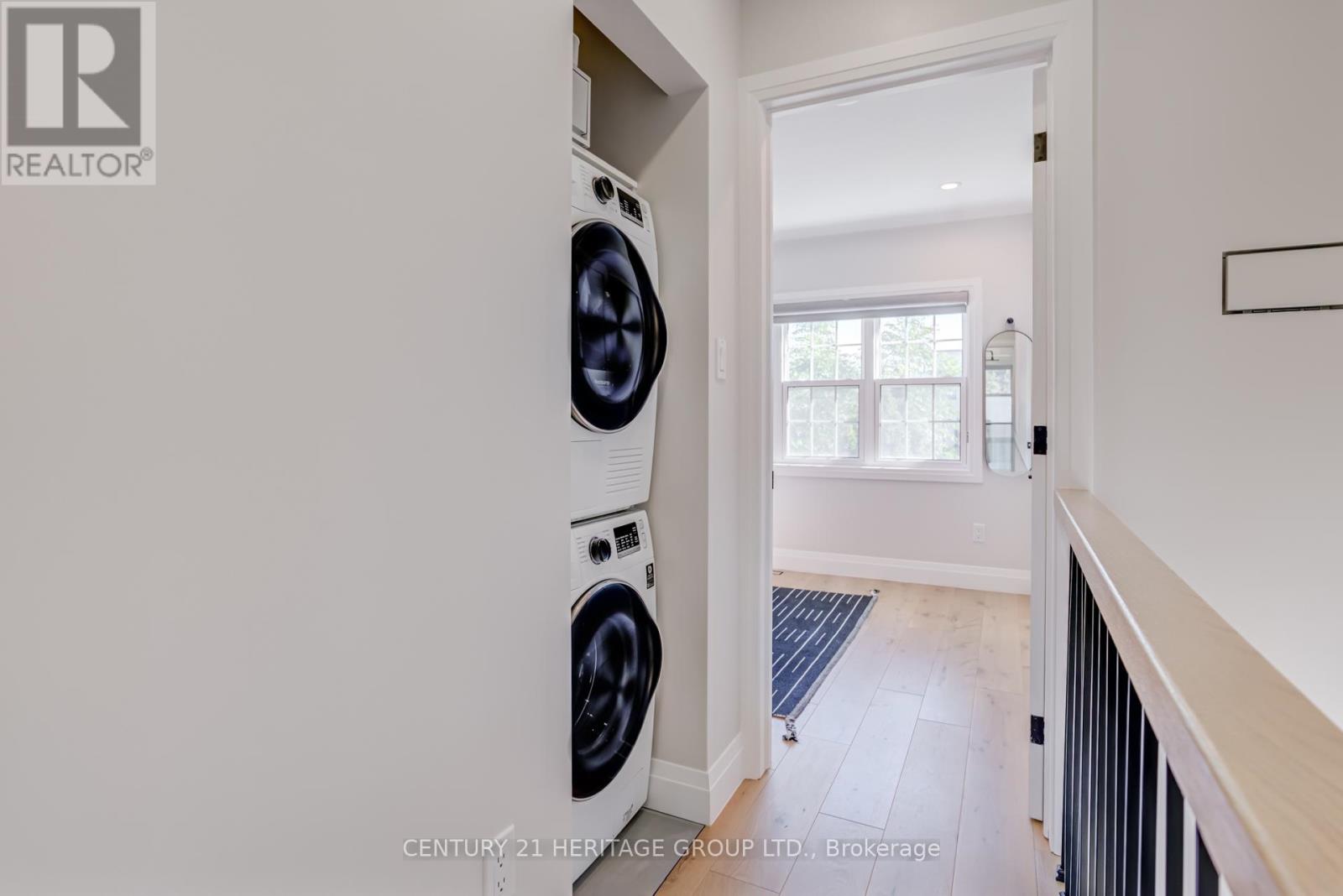 576 Broadway Avenue, Toronto, Ontario  M4G 2S3 - Photo 15 - C12422382