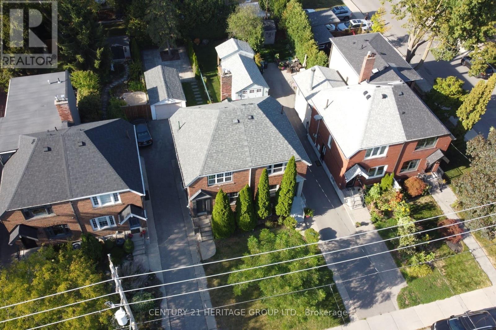 576 Broadway Avenue, Toronto, Ontario  M4G 2S3 - Photo 37 - C12422382