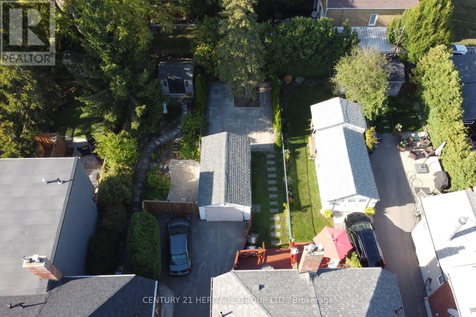 576 Broadway Avenue, Toronto, Ontario  M4G 2S3 - Photo 38 - C12422382