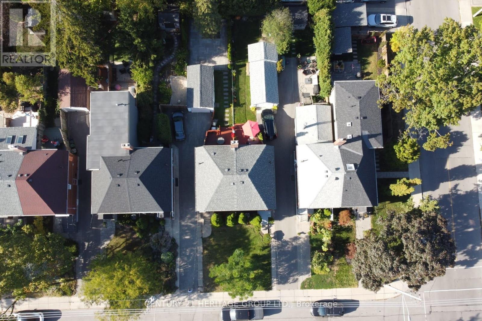 576 Broadway Avenue, Toronto, Ontario  M4G 2S3 - Photo 39 - C12422382