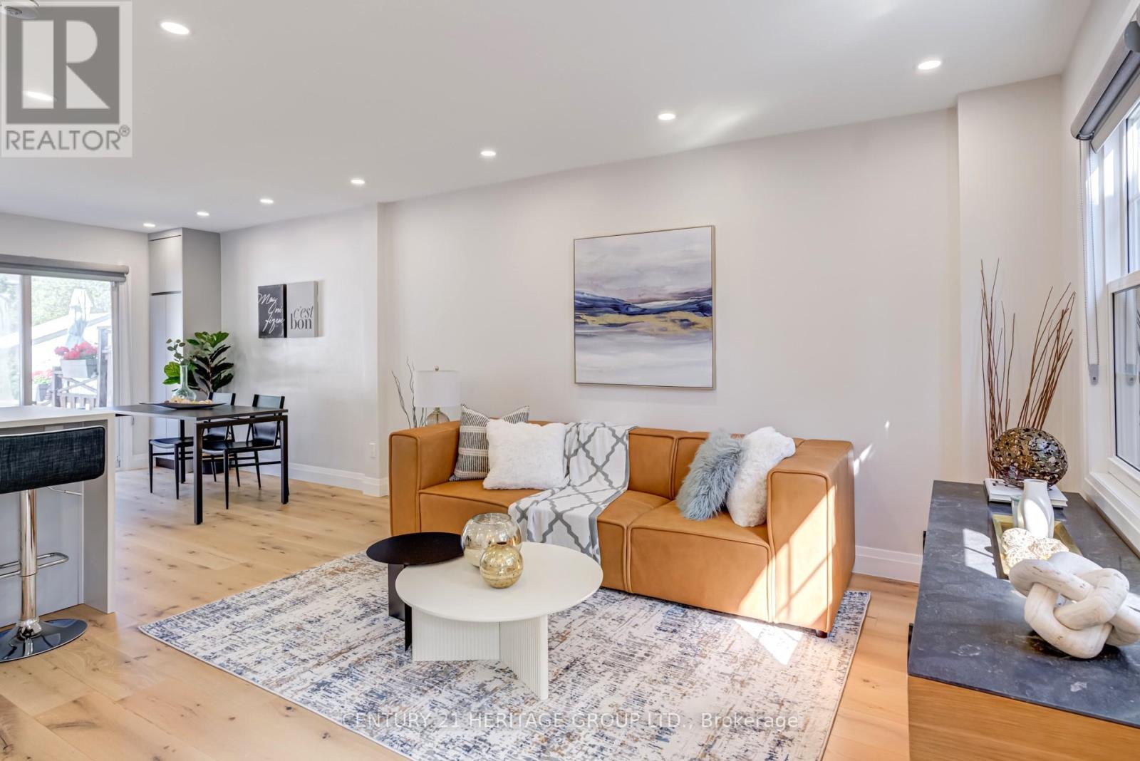 576 Broadway Avenue, Toronto, Ontario  M4G 2S3 - Photo 7 - C12422382