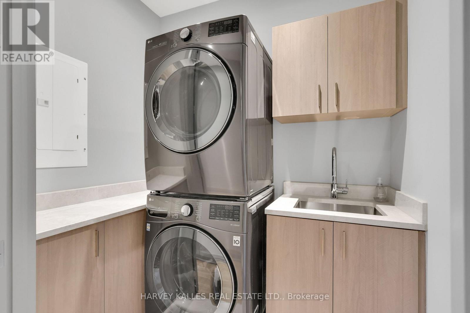 51 Gormley Avenue, Toronto, Ontario  M4V 1Y9 - Photo 37 - C12422410