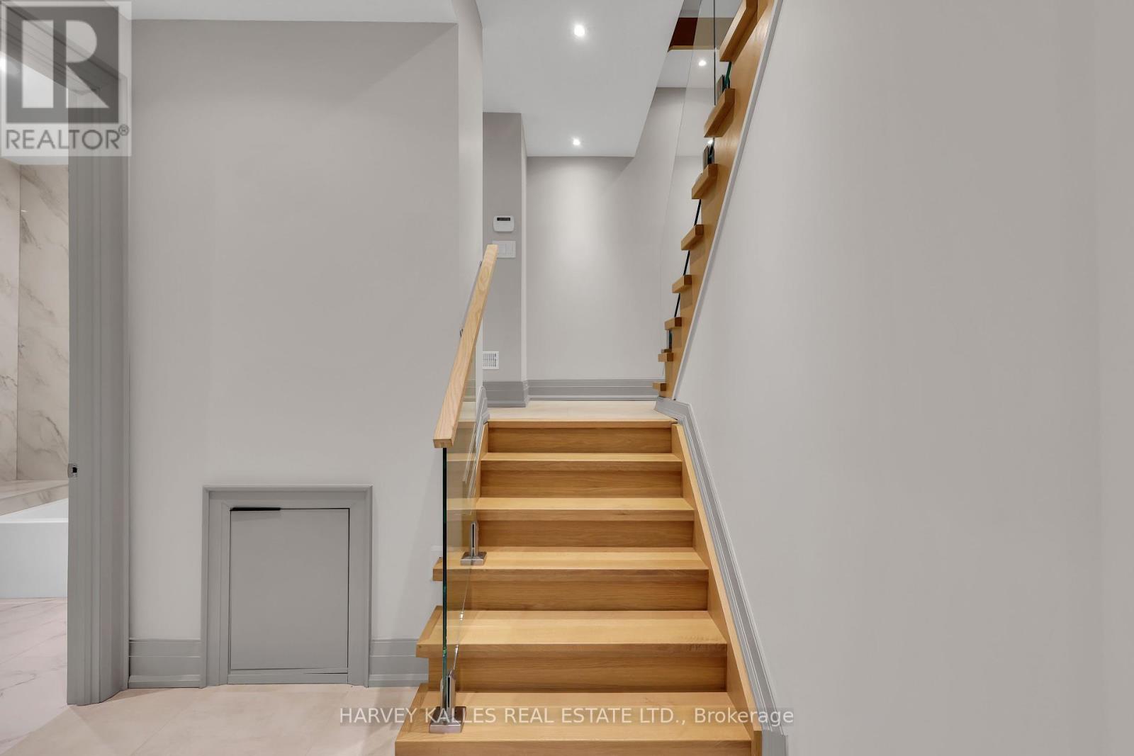 51 Gormley Avenue, Toronto, Ontario  M4V 1Y9 - Photo 45 - C12422410
