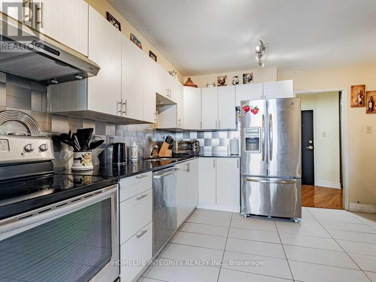 904 - 150 Neptune Drive, Toronto, Ontario  M6A 2Y9 - Photo 15 - C12422418