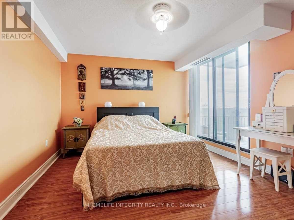 904 - 150 Neptune Drive, Toronto, Ontario  M6A 2Y9 - Photo 8 - C12422418