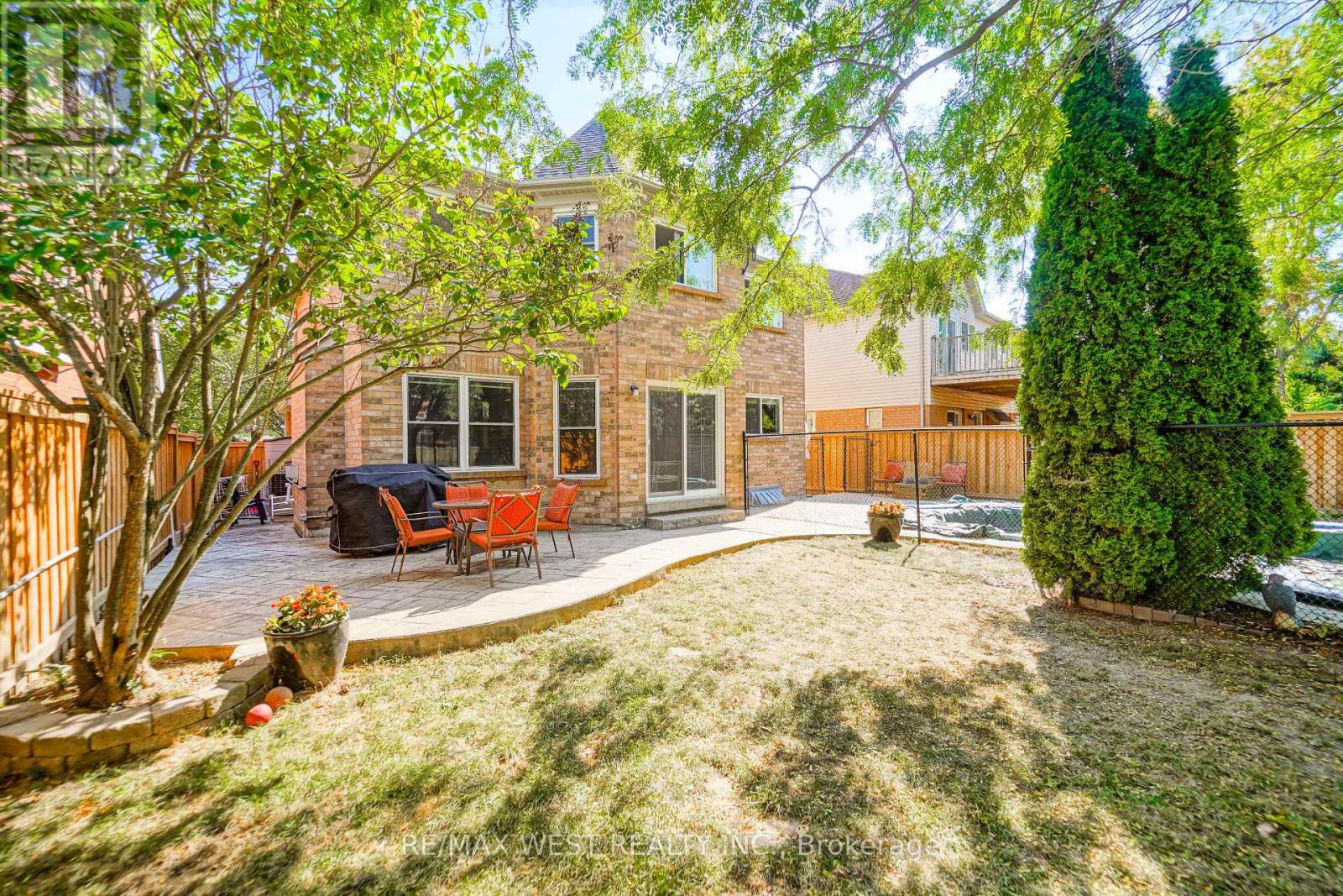 50 Gartshore Drive, Whitby, Ontario  L1P 1N6 - Photo 15 - E12422430