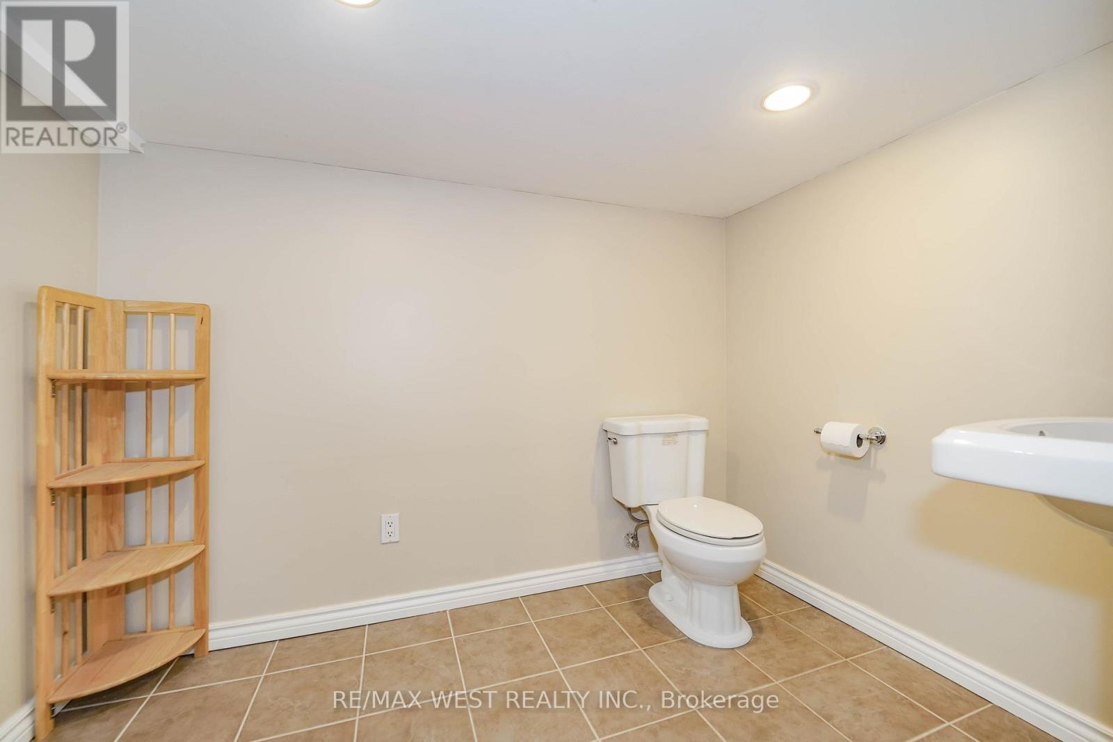 50 Gartshore Drive, Whitby, Ontario  L1P 1N6 - Photo 16 - E12422430