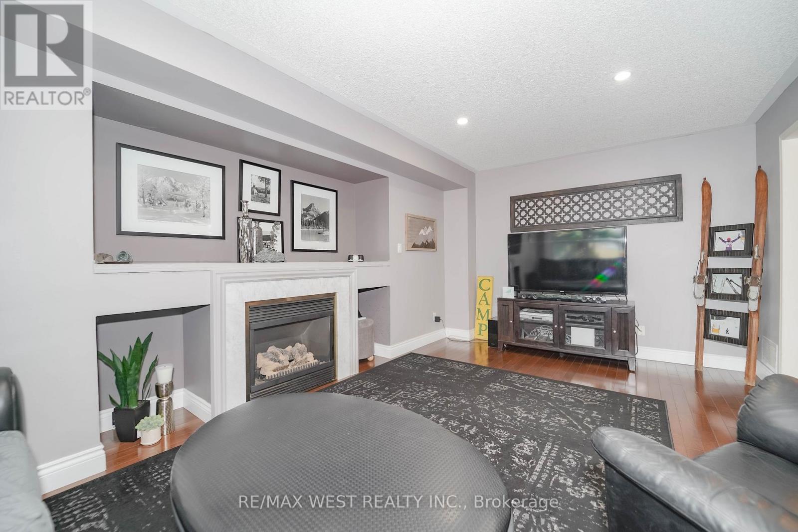 50 Gartshore Drive, Whitby, Ontario  L1P 1N6 - Photo 5 - E12422430