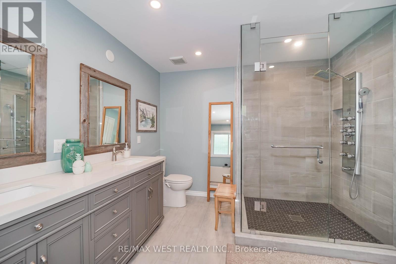 50 Gartshore Drive, Whitby, Ontario  L1P 1N6 - Photo 9 - E12422430