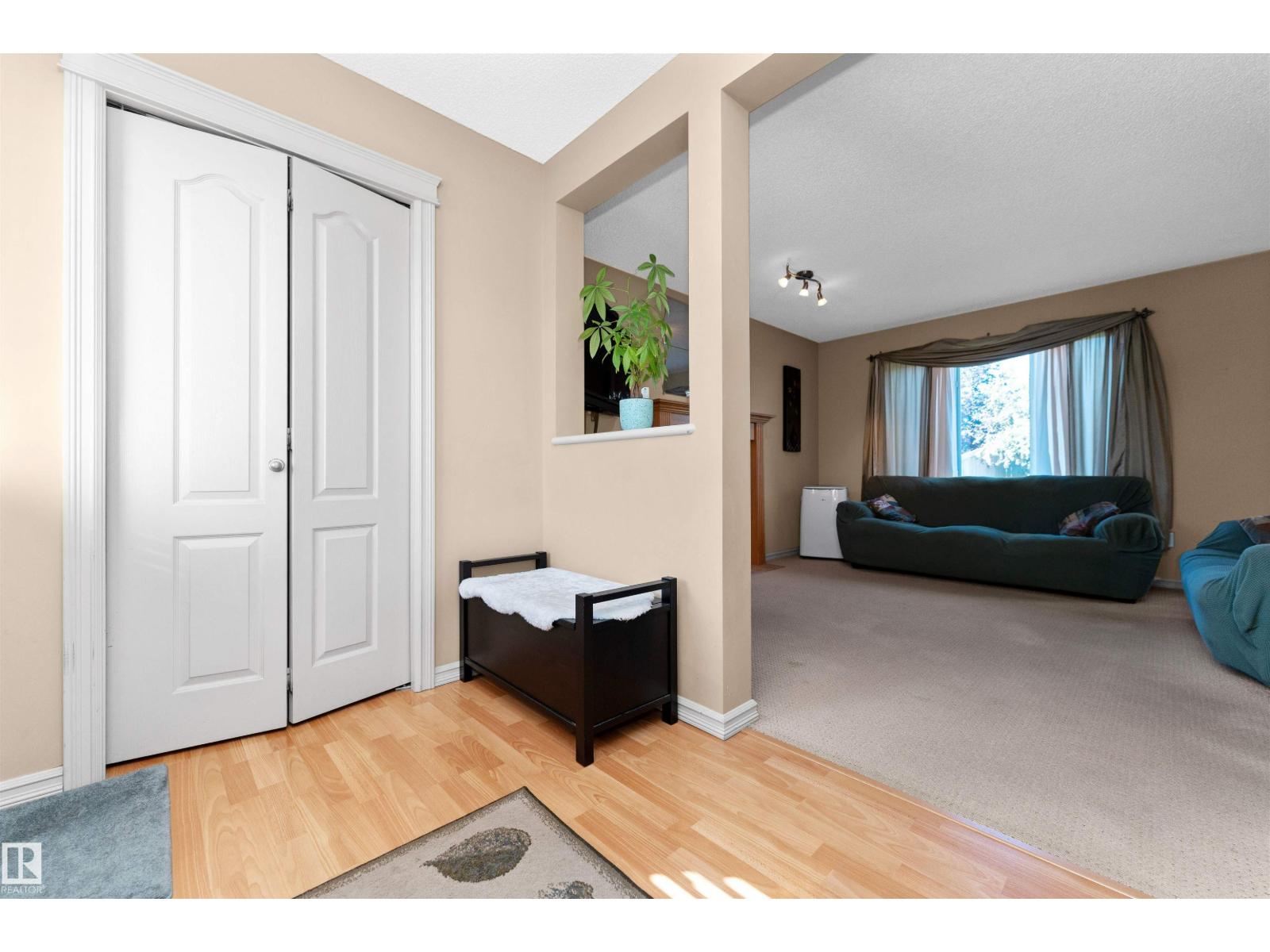 714 Green Wd Nw, Edmonton, Alberta  T5T 6T2 - Photo 6 - E4459110