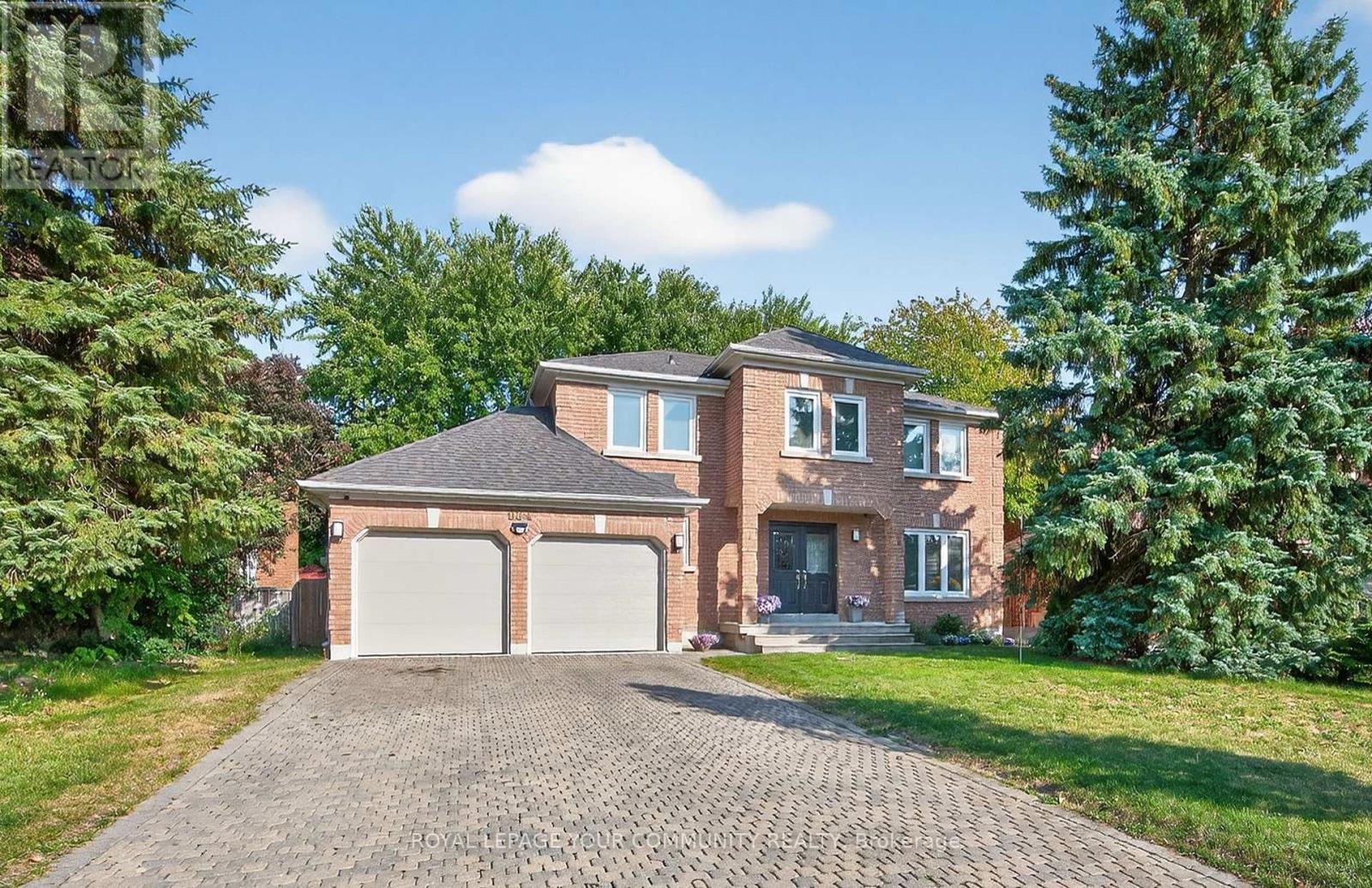 684 Exceller Circle, Newmarket, Ontario  L3X 1P4 - Photo 2 - N12422403
