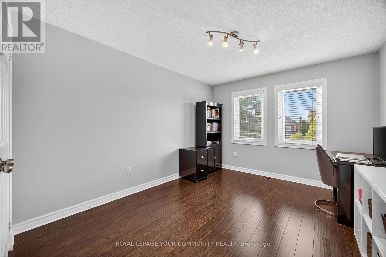 684 Exceller Circle, Newmarket, Ontario  L3X 1P4 - Photo 23 - N12422403