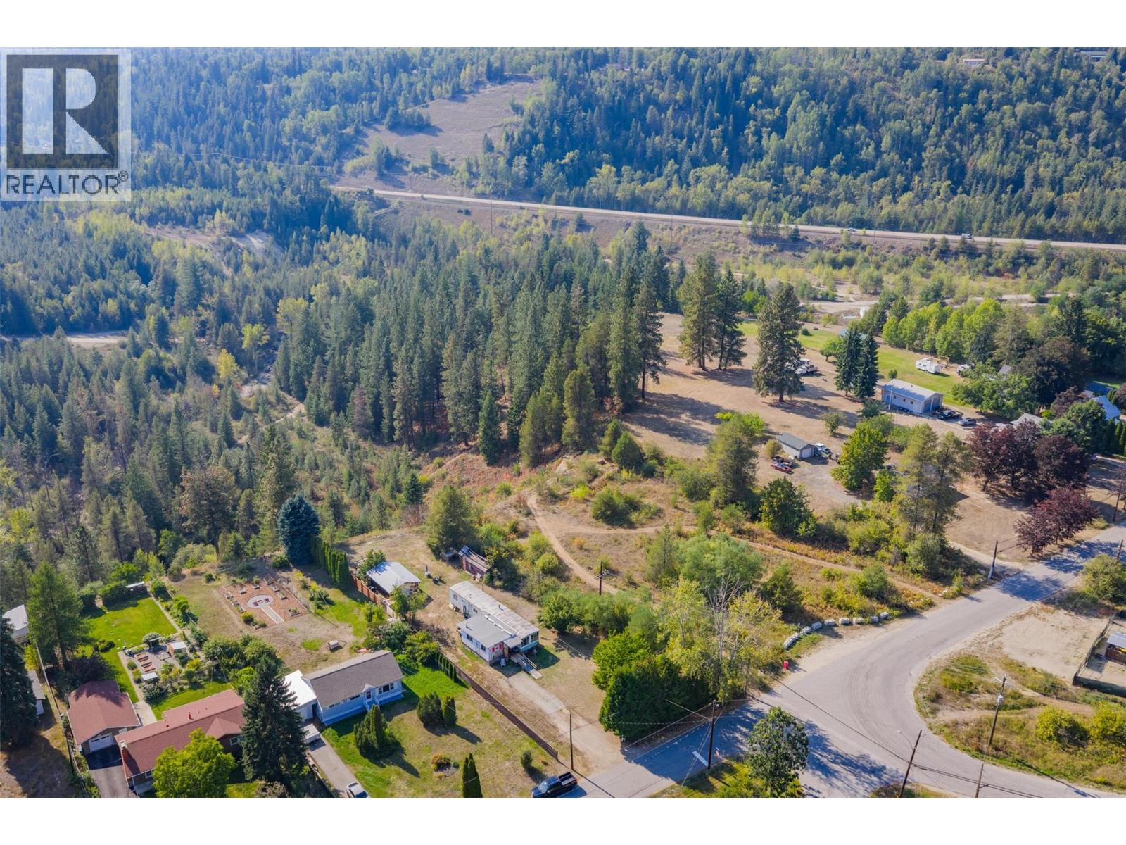 126 100th Street, Castlegar, British Columbia  V1N 3C5 - Photo 13 - 10363853