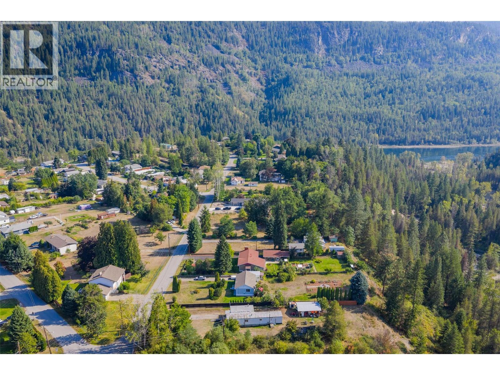 126 100th Street, Castlegar, British Columbia  V1N 3C5 - Photo 15 - 10363853