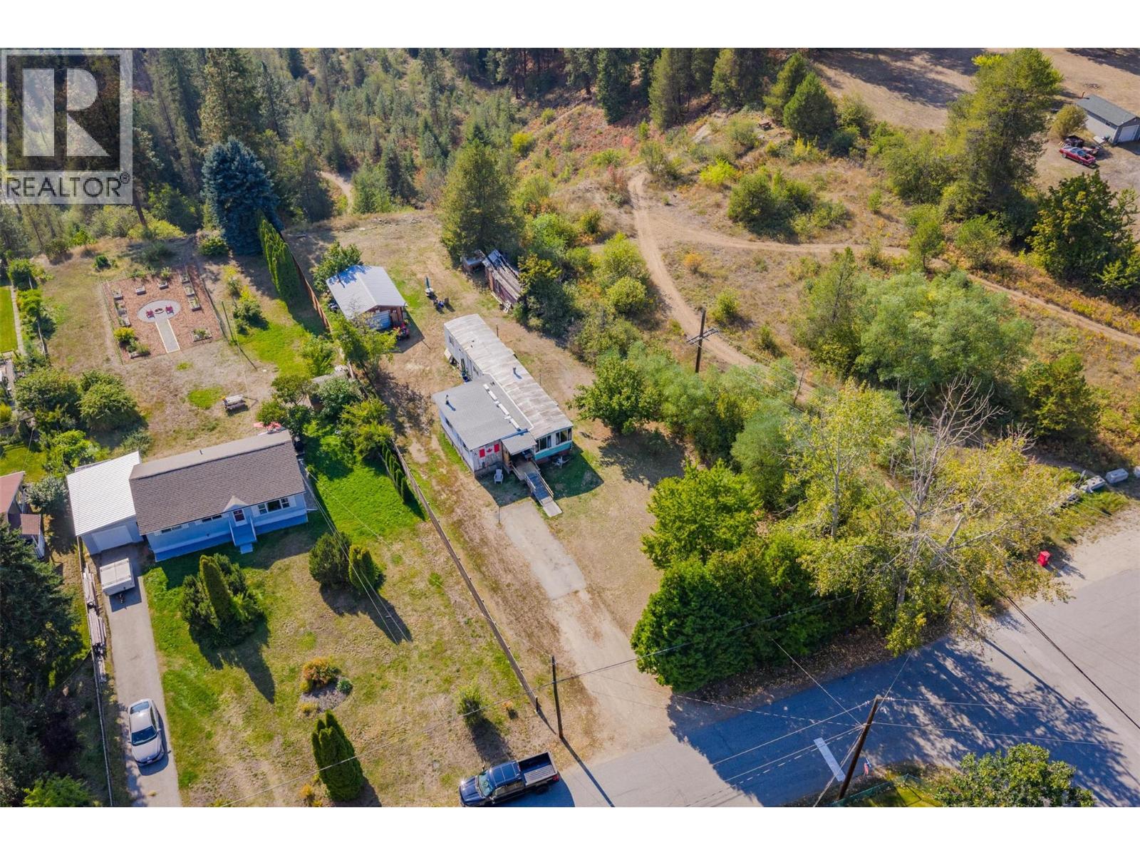 126 100th Street, Castlegar, British Columbia  V1N 3C5 - Photo 2 - 10363853
