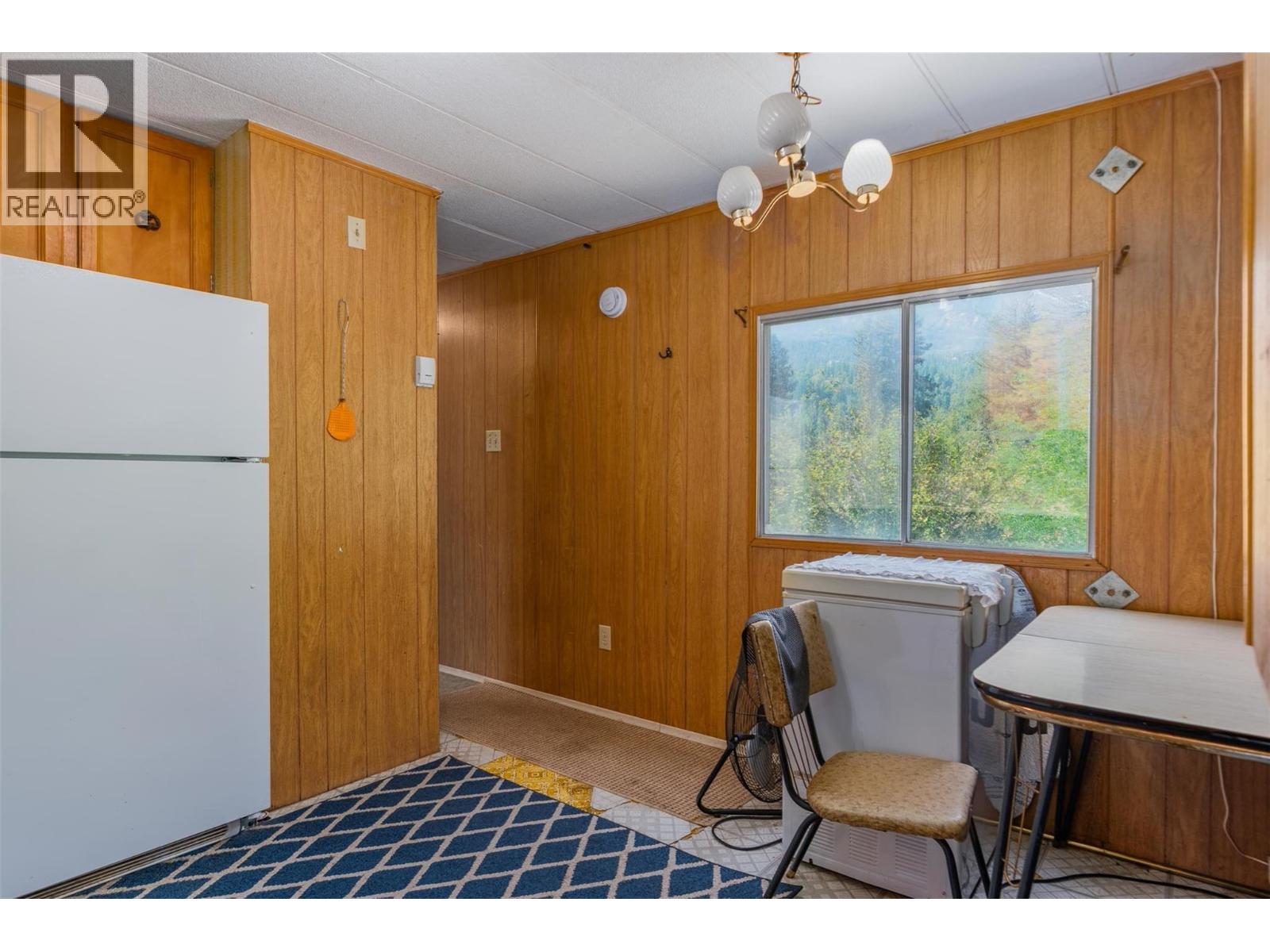 126 100th Street, Castlegar, British Columbia  V1N 3C5 - Photo 23 - 10363853