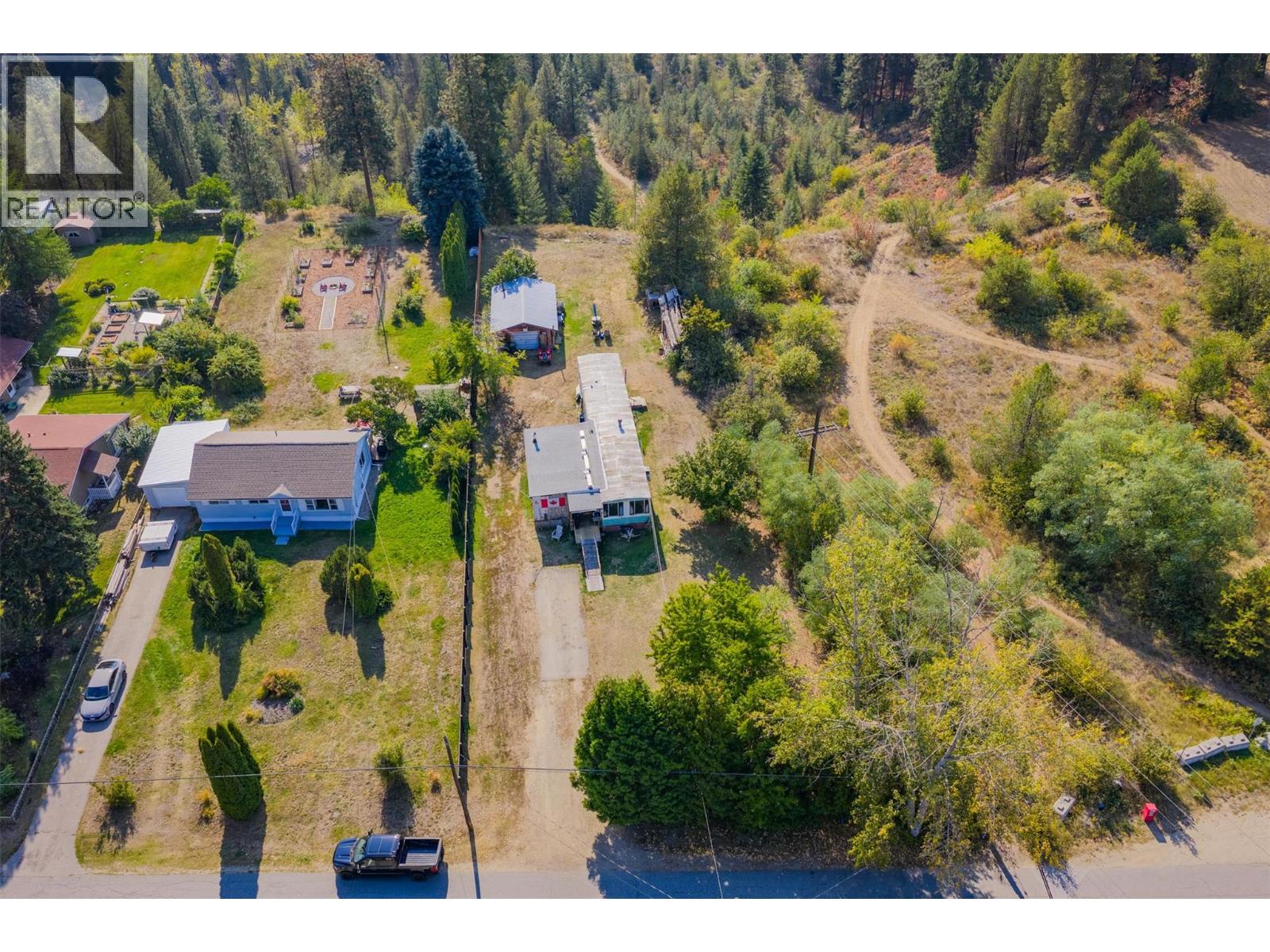 126 100th Street, Castlegar, British Columbia  V1N 3C5 - Photo 3 - 10363853