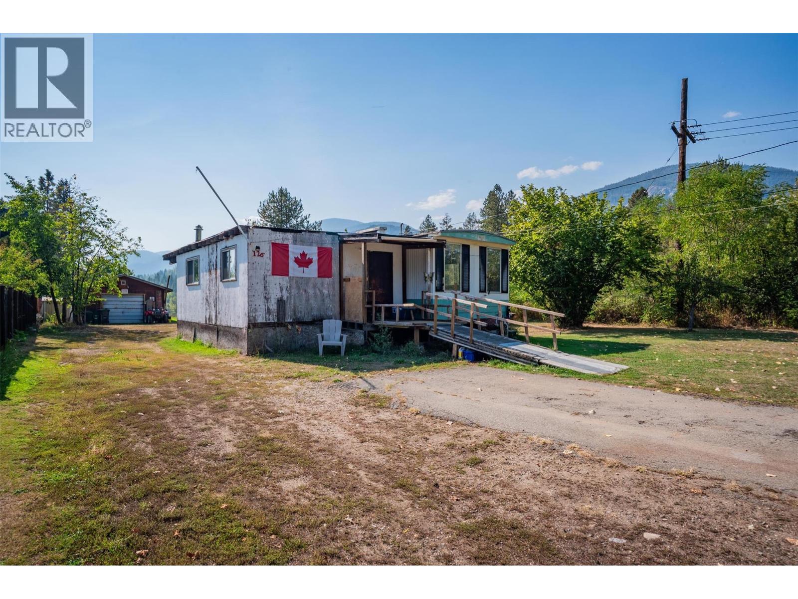 126 100th Street, Castlegar, British Columbia  V1N 3C5 - Photo 33 - 10363853