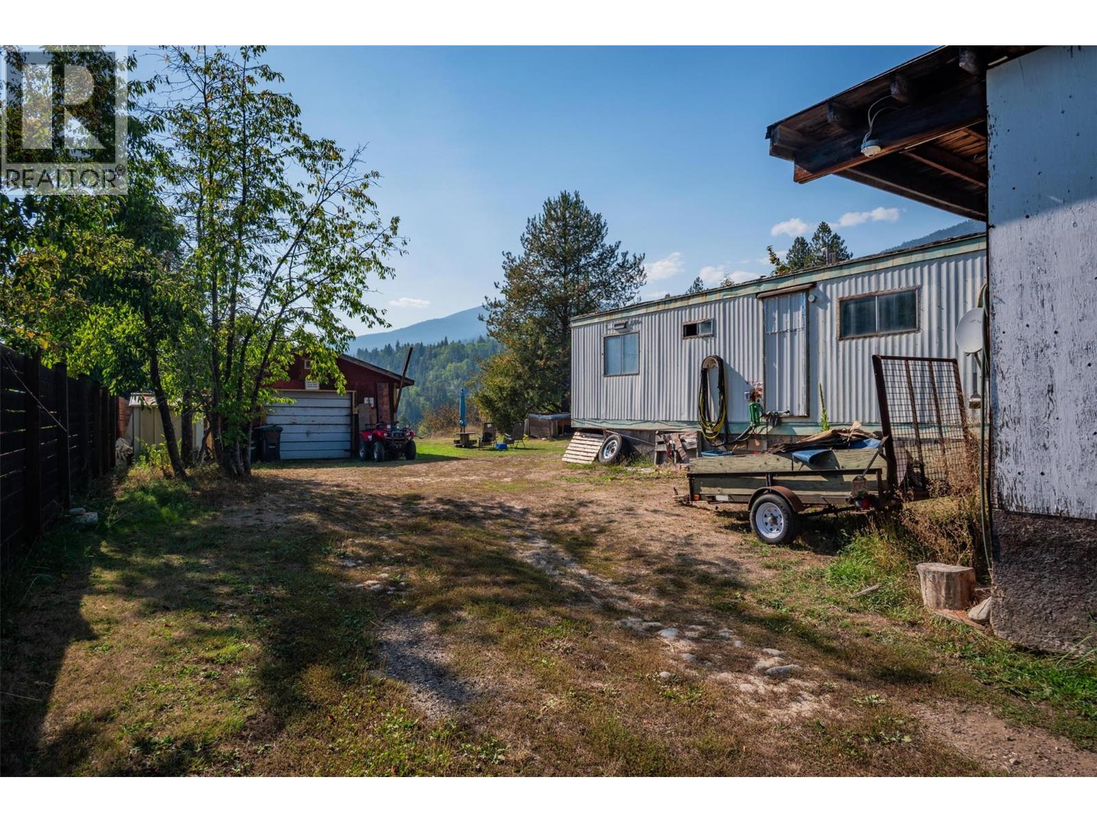 126 100th Street, Castlegar, British Columbia  V1N 3C5 - Photo 36 - 10363853