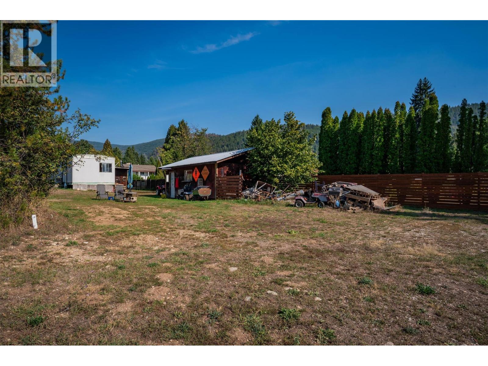 126 100th Street, Castlegar, British Columbia  V1N 3C5 - Photo 42 - 10363853