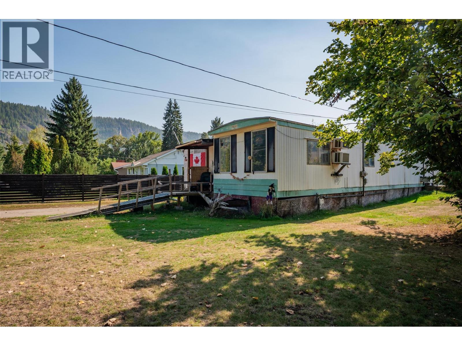 126 100th Street, Castlegar, British Columbia  V1N 3C5 - Photo 46 - 10363853