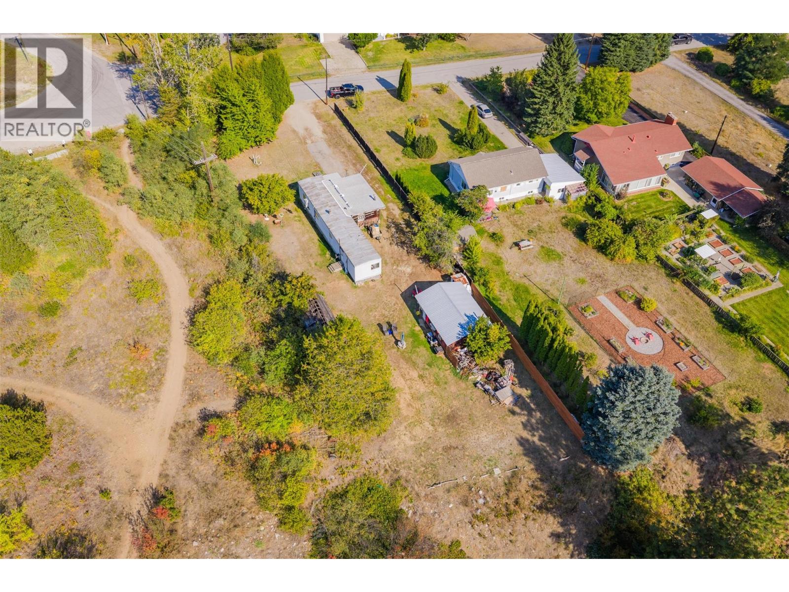 126 100th Street, Castlegar, British Columbia  V1N 3C5 - Photo 6 - 10363853