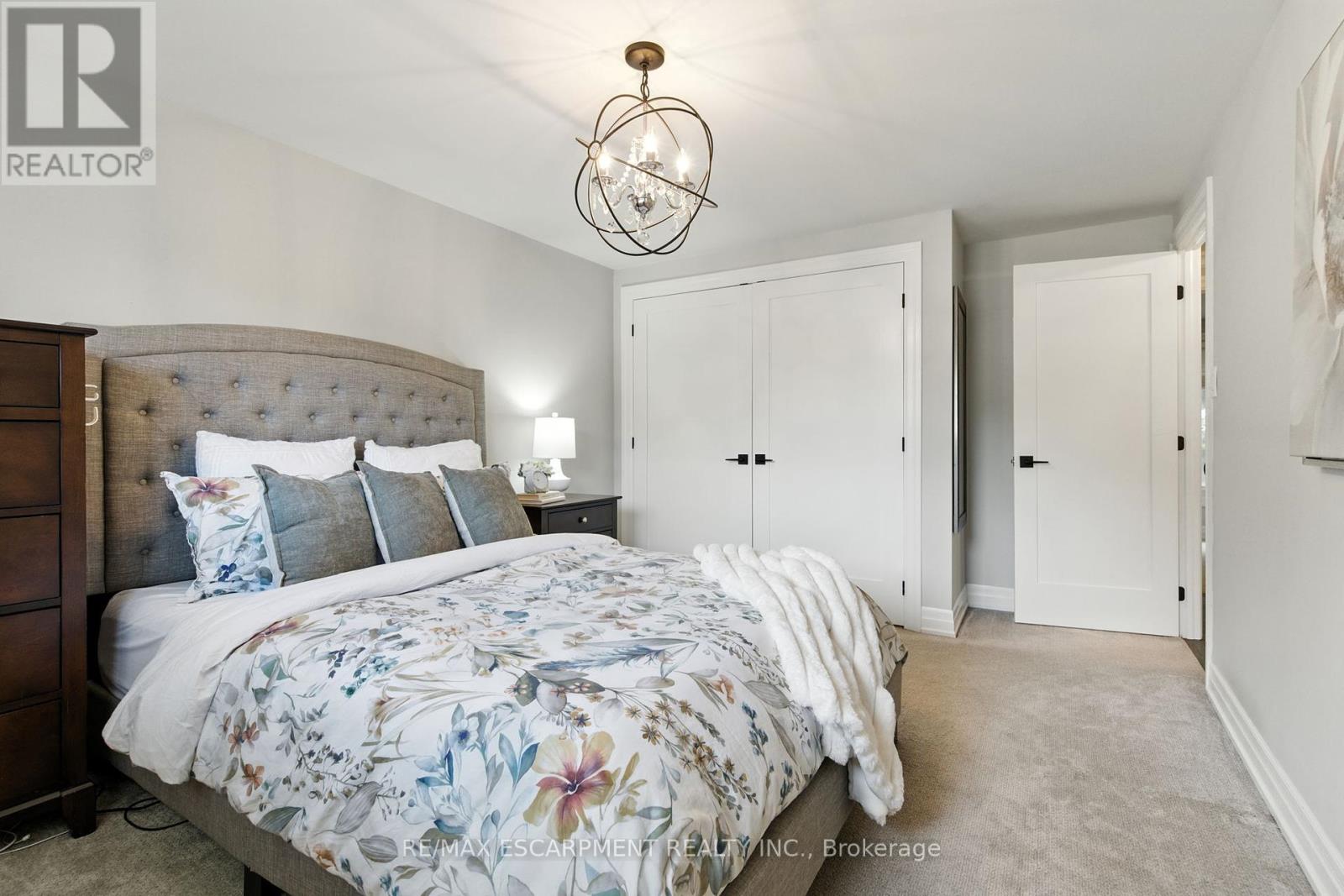 535 Vanguard Crescent, Oakville, Ontario  L6L 5G6 - Photo 20 - W12422441