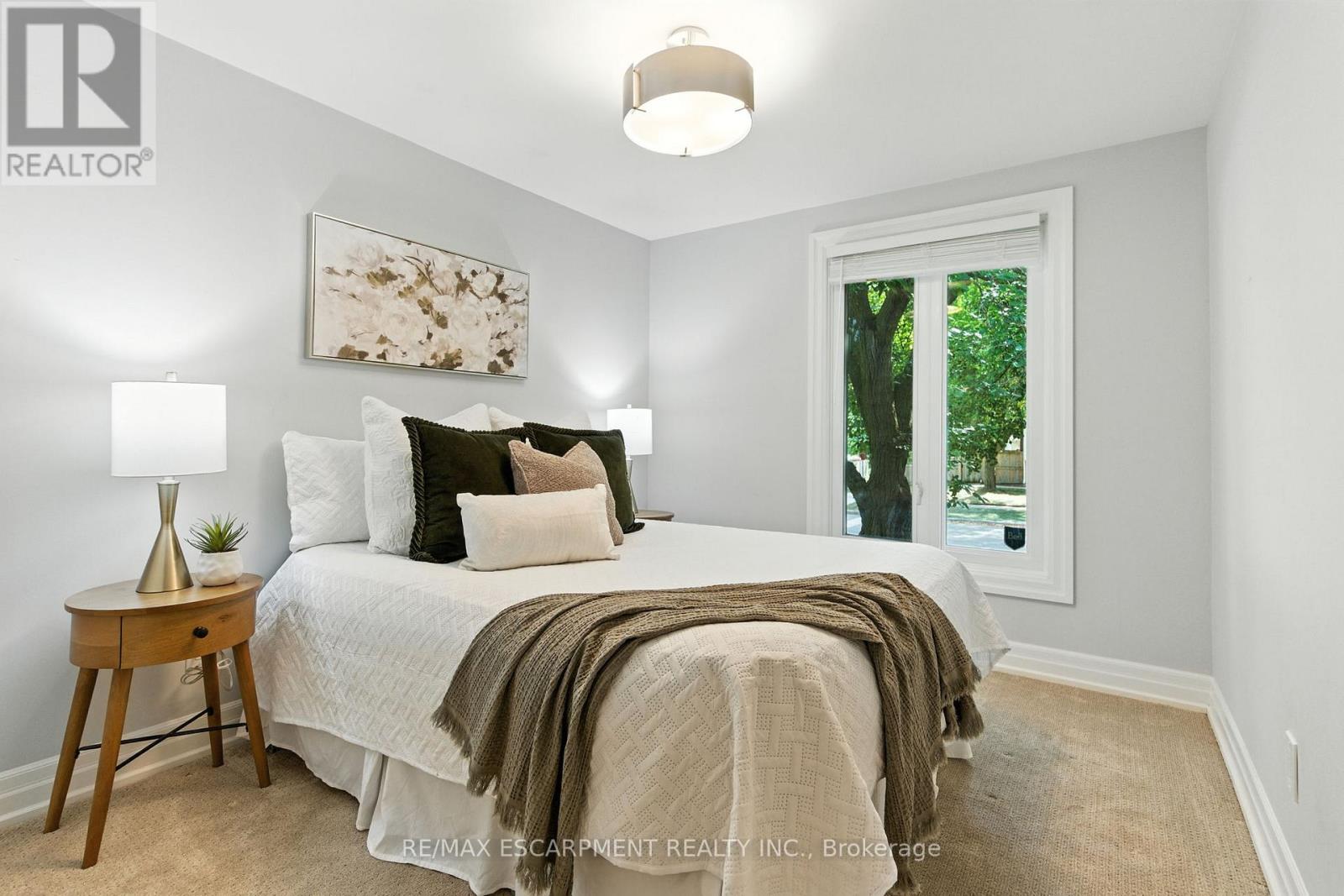535 Vanguard Crescent, Oakville, Ontario  L6L 5G6 - Photo 25 - W12422441