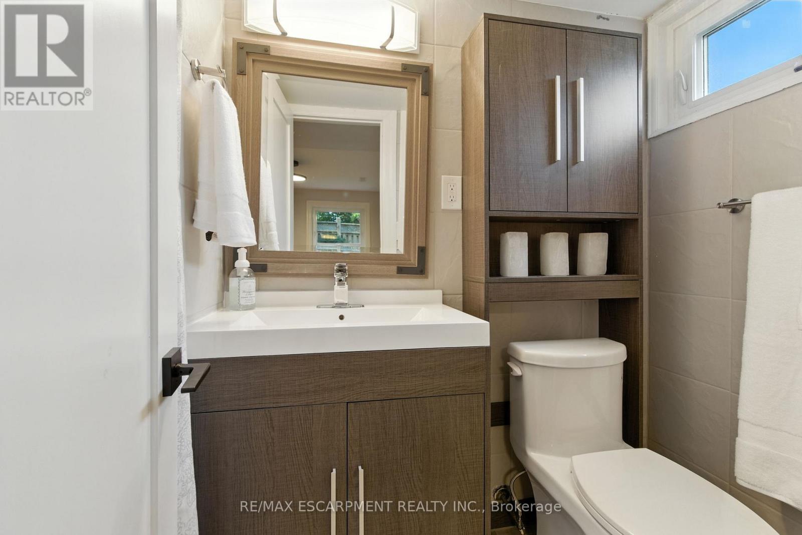 535 Vanguard Crescent, Oakville, Ontario  L6L 5G6 - Photo 33 - W12422441