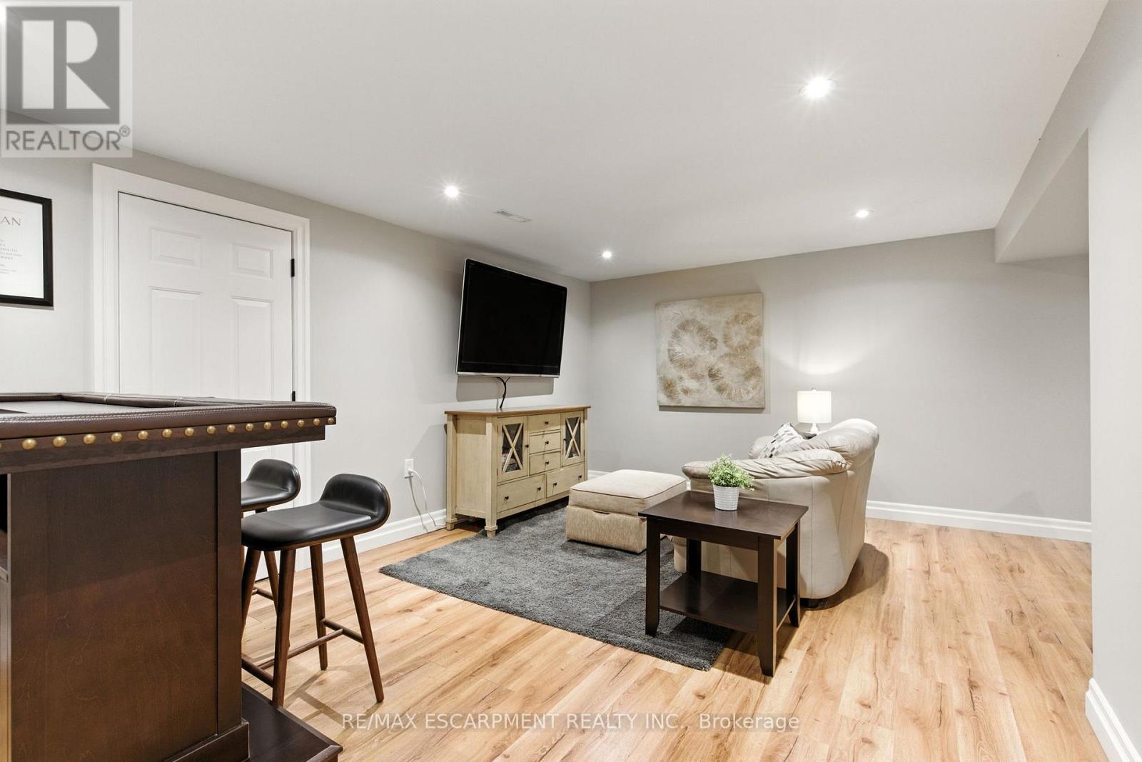 535 Vanguard Crescent, Oakville, Ontario  L6L 5G6 - Photo 36 - W12422441