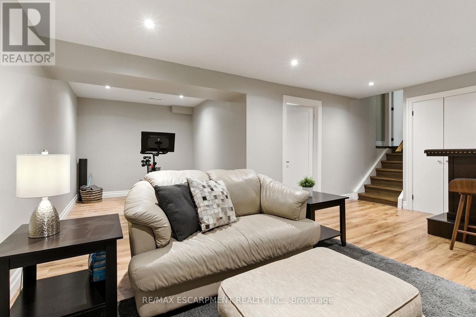 535 Vanguard Crescent, Oakville, Ontario  L6L 5G6 - Photo 38 - W12422441