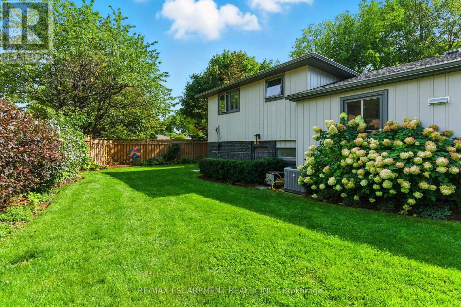 535 Vanguard Crescent, Oakville, Ontario  L6L 5G6 - Photo 46 - W12422441