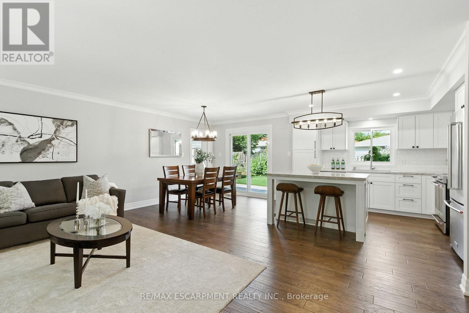 535 Vanguard Crescent, Oakville, Ontario  L6L 5G6 - Photo 6 - W12422441