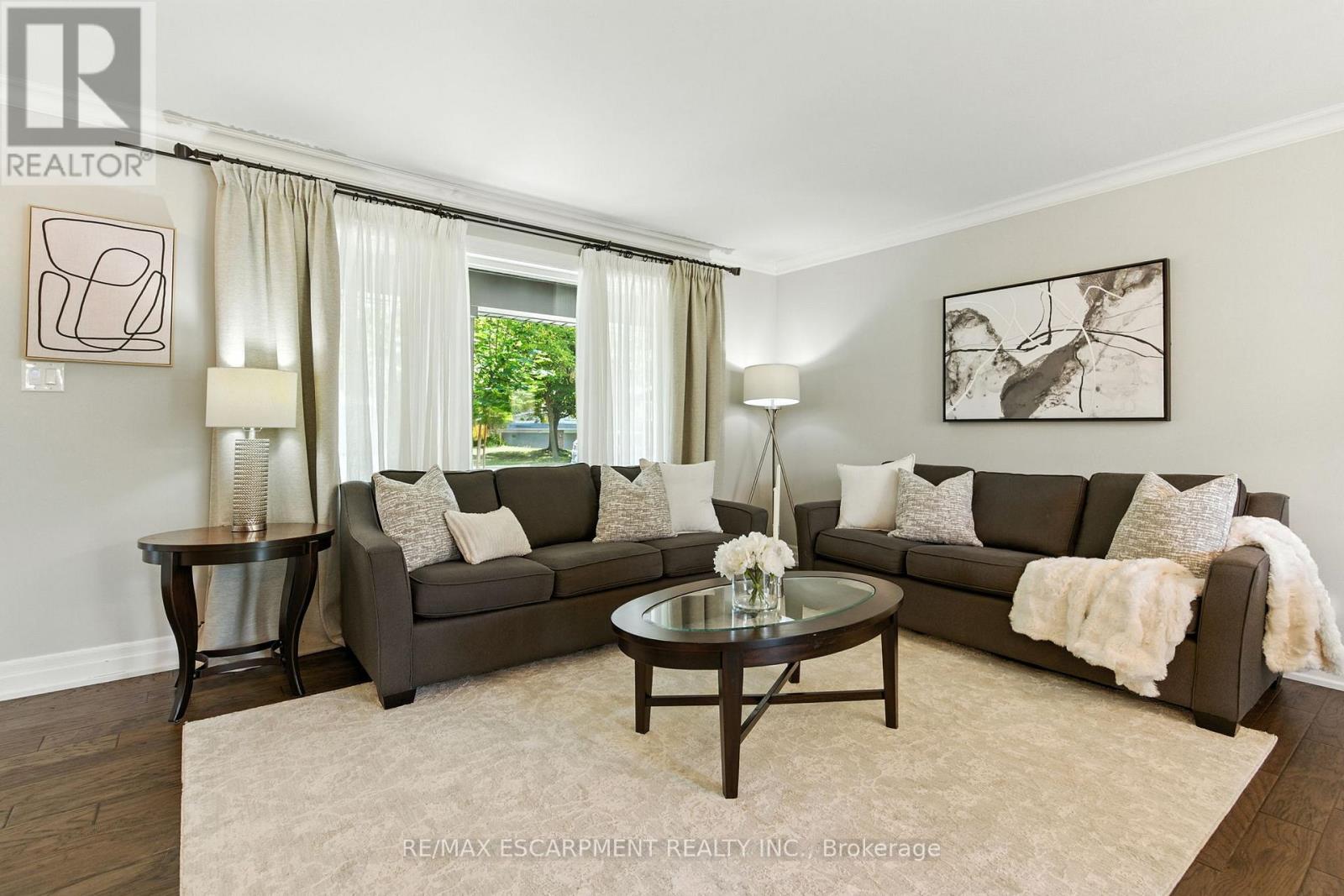 535 Vanguard Crescent, Oakville, Ontario  L6L 5G6 - Photo 8 - W12422441