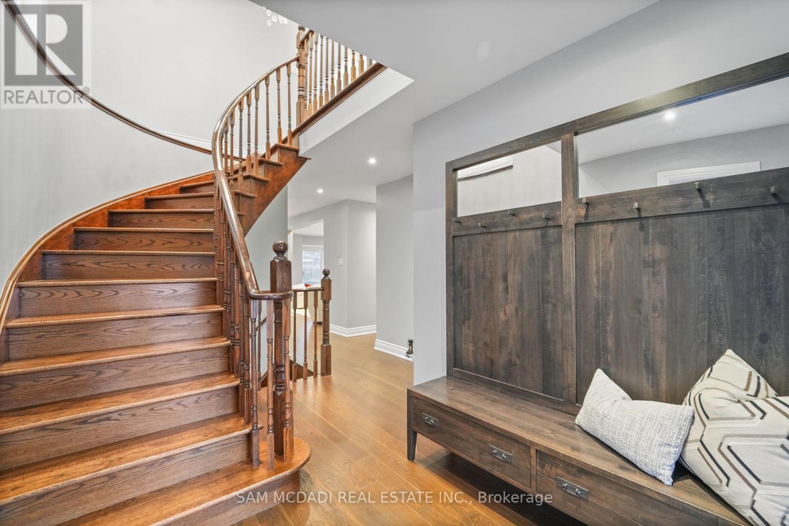 57 Milfoil Street, Halton Hills, Ontario  L7G 6M6 - Photo 6 - W12422456