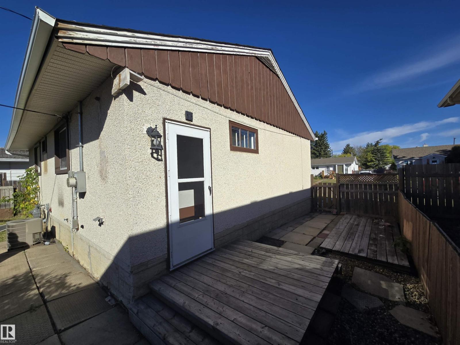 9332 152 St Nw, Edmonton, Alberta  T5R 1M9 - Photo 23 - E4459121