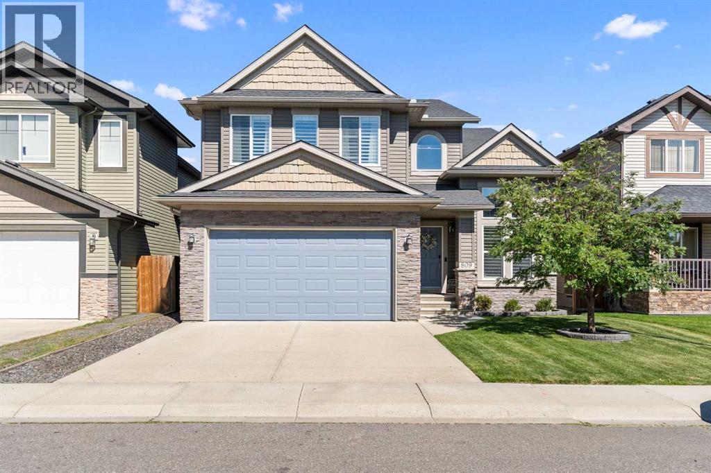 809 Canoe Green SW, Airdrie, Alberta