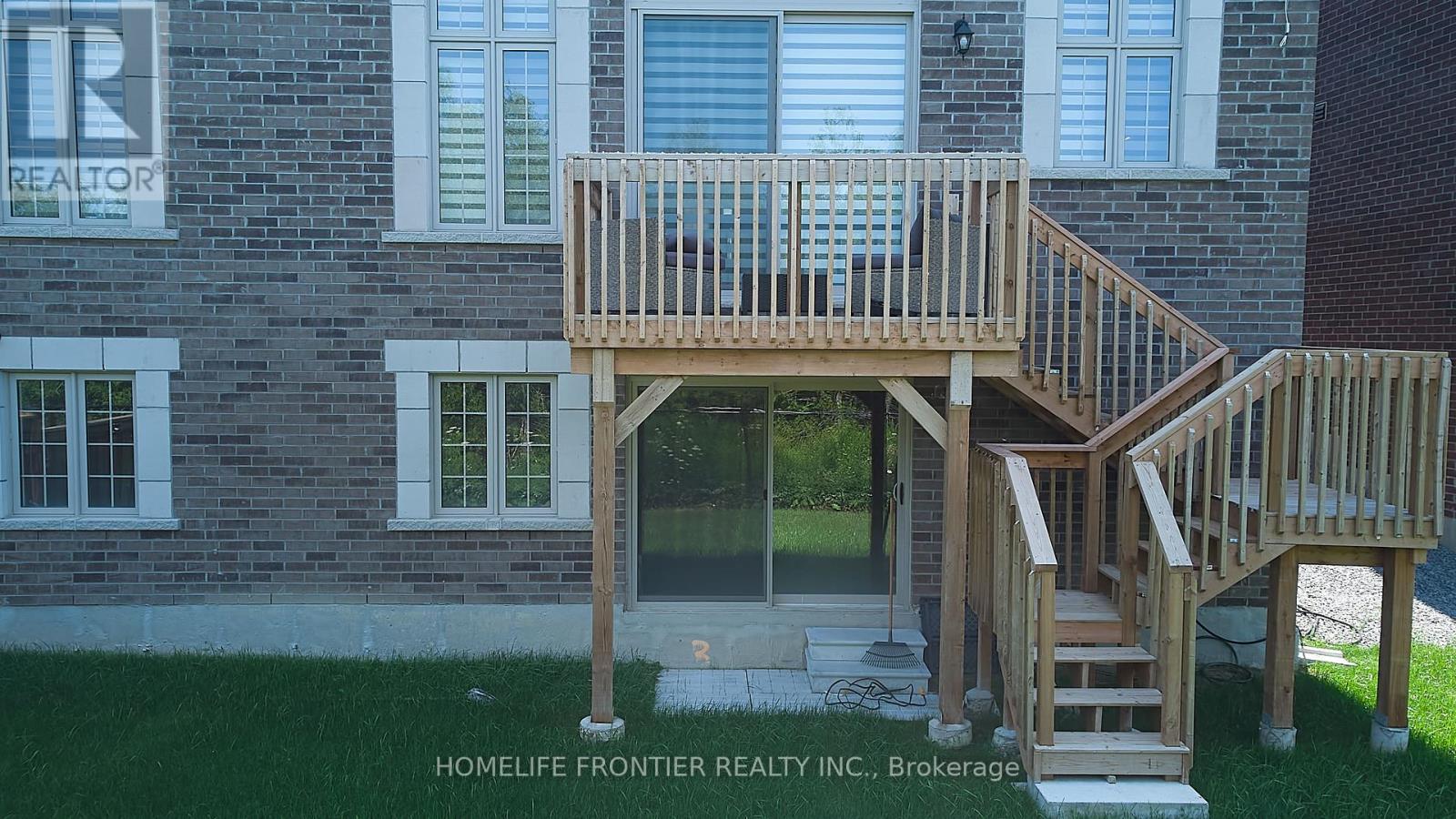 296 Ben Sinclair Avenue, East Gwillimbury, Ontario  L9N 0Z1 - Photo 37 - N12414370