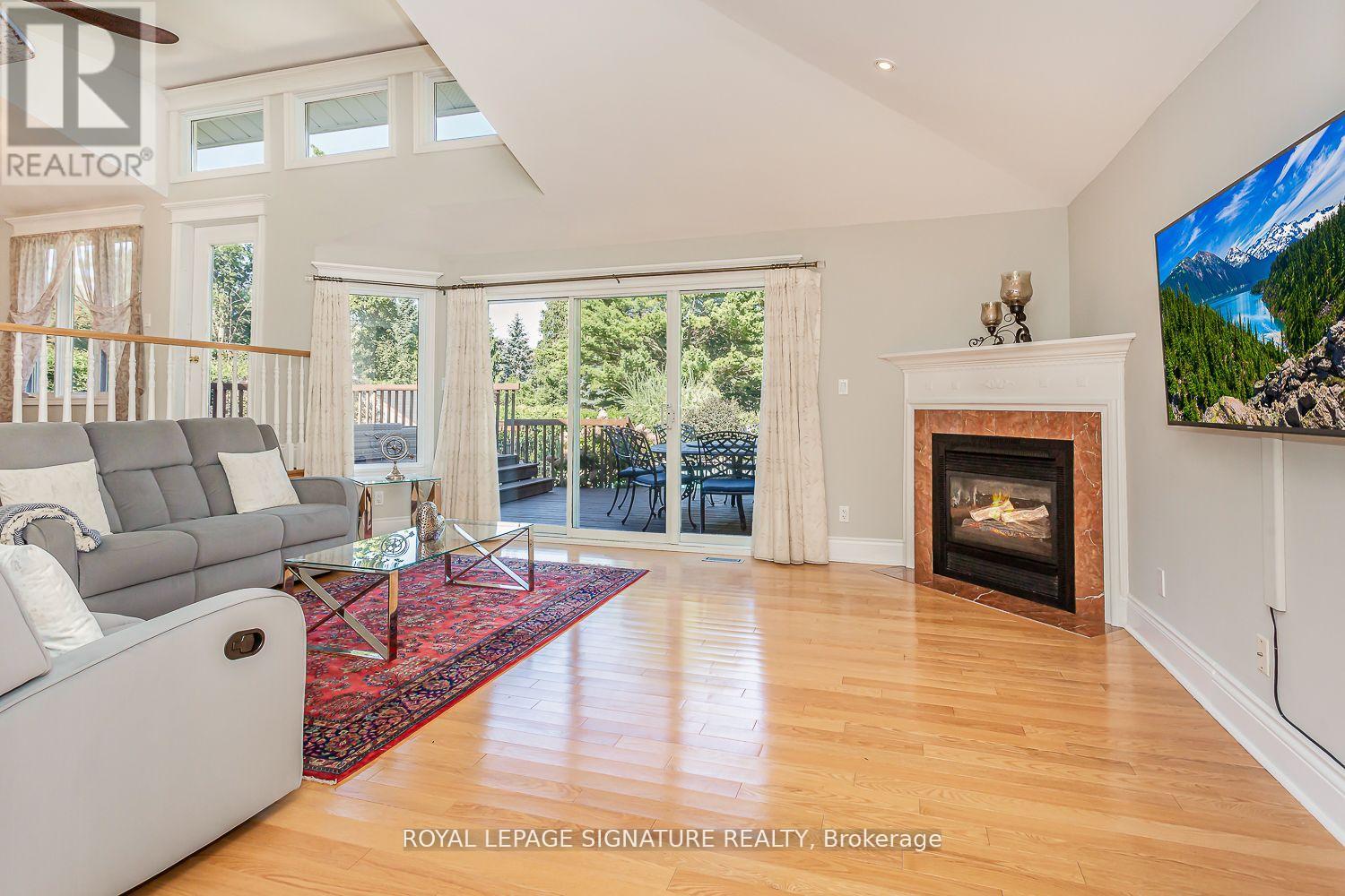 383 Maplehurst Avenue, Oakville, Ontario  L6L 4Y3 - Photo 10 - W12362515