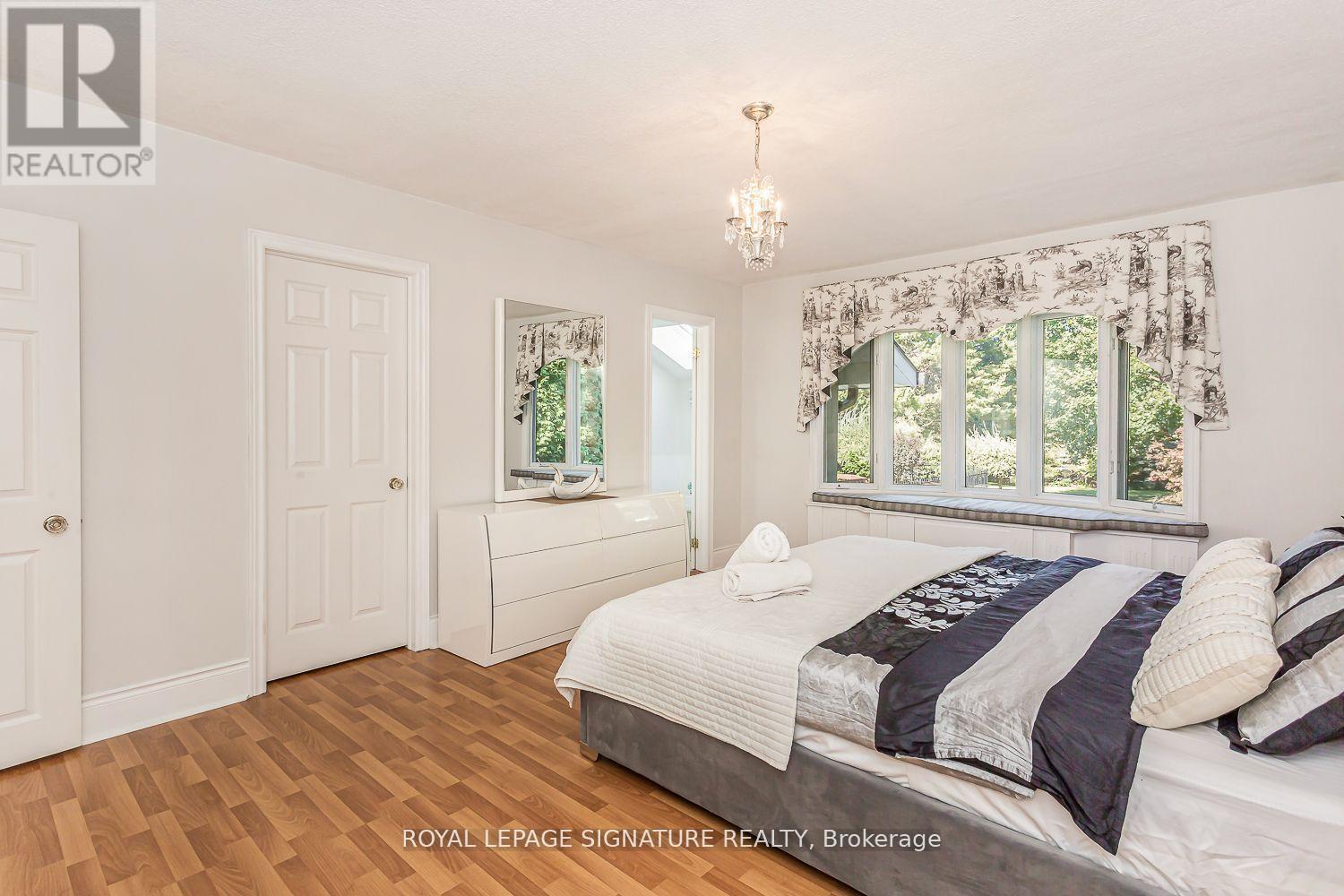 383 Maplehurst Avenue, Oakville, Ontario  L6L 4Y3 - Photo 17 - W12362515