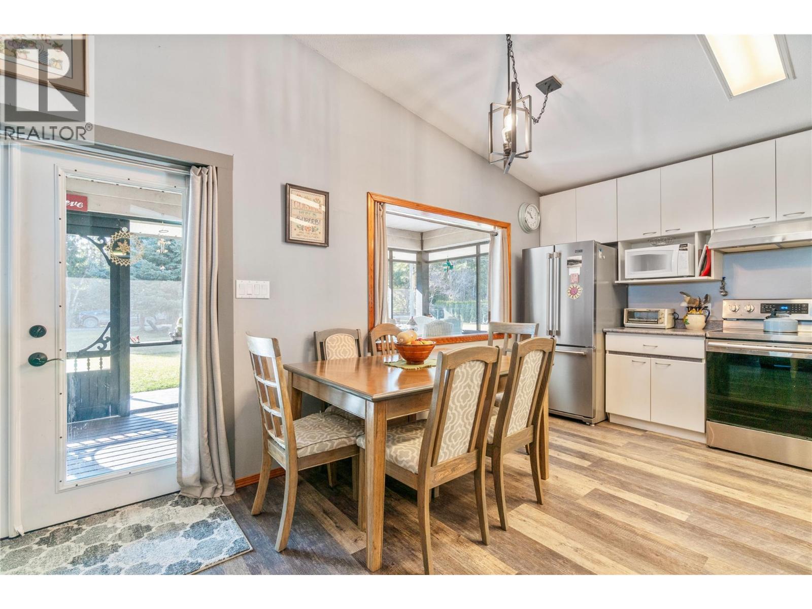 4061 Santa Road, Scotch Creek, British Columbia  V0E 1M6 - Photo 12 - 10363926