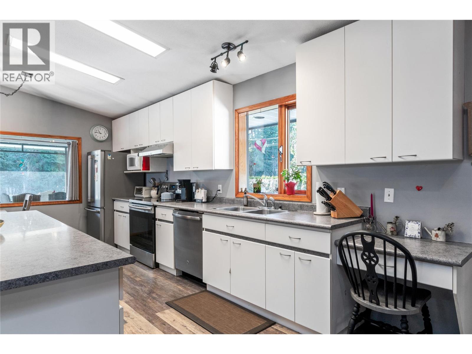 4061 Santa Road, Scotch Creek, British Columbia  V0E 1M6 - Photo 9 - 10363926