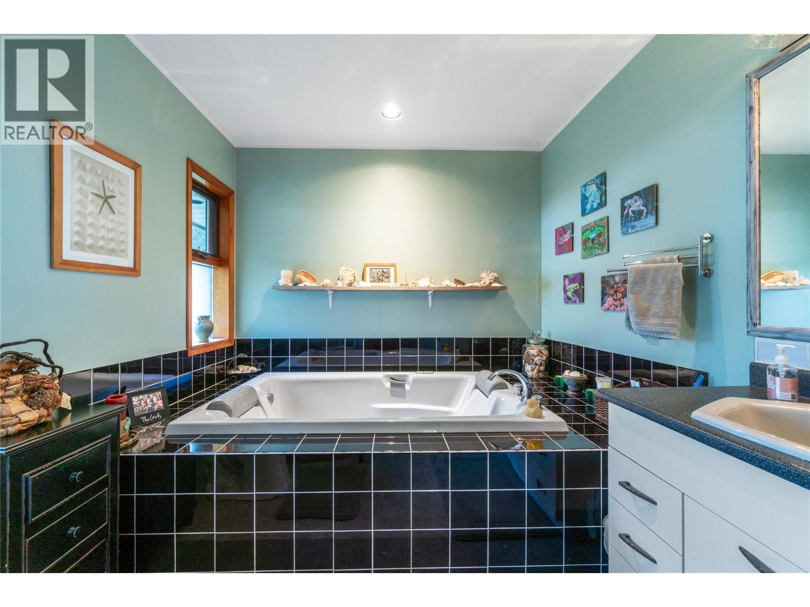 4061 Santa Road, Scotch Creek, British Columbia  V0E 1M6 - Photo 23 - 10363926